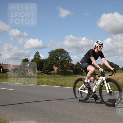 25.08.2024 - Elbe Triathlon Hamburg Fuchs,  Jonas http://msf.ph/oto/6826197 25.08.2024 11:07:48 Radfahren 1669, 1535, 1609 meine-sportfotos.de