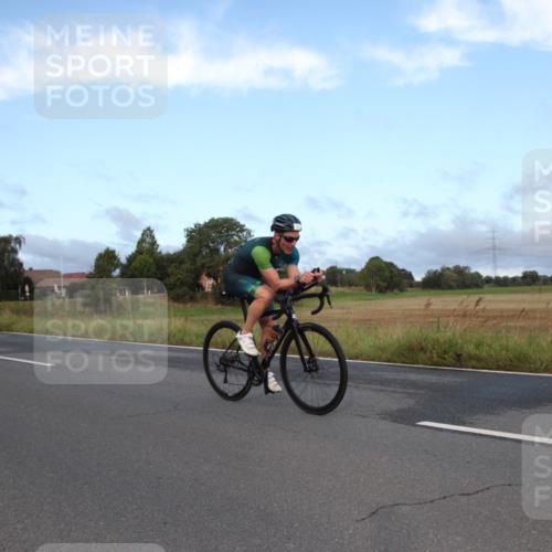 25.08.2024 - Elbe Triathlon Hamburg Fuchs,  Jonas http://msf.ph/oto/6826200 25.08.2024 08:41:36 Radfahren 77, 42 meine-sportfotos.de