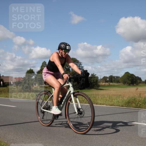 25.08.2024 - Elbe Triathlon Hamburg Fuchs,  Jonas http://msf.ph/oto/6826203 25.08.2024 11:07:36 Radfahren 1625, 1639 meine-sportfotos.de