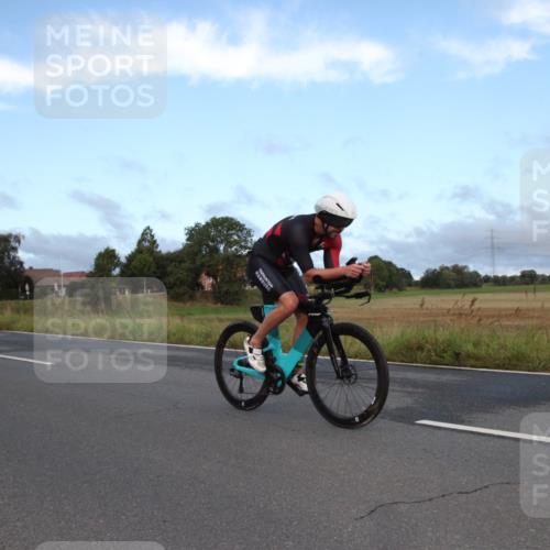 25.08.2024 - Elbe Triathlon Hamburg Fuchs,  Jonas http://msf.ph/oto/6826207 25.08.2024 08:42:23 Radfahren 60 meine-sportfotos.de