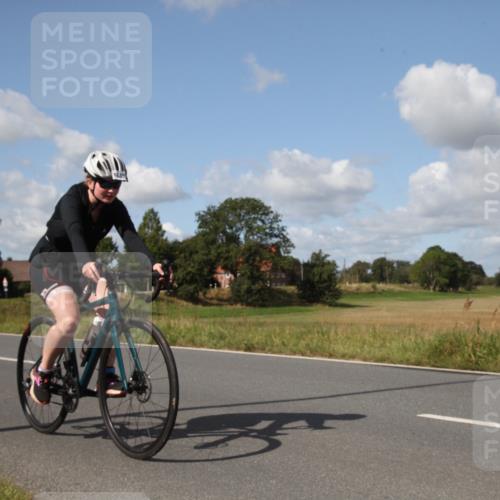 25.08.2024 - Elbe Triathlon Hamburg Fuchs,  Jonas http://msf.ph/oto/6826219 25.08.2024 11:07:20 Radfahren 1587, 1633, 1661, 1522, 306 meine-sportfotos.de