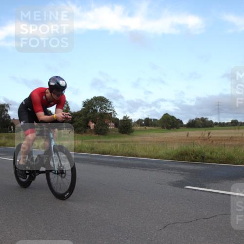 25.08.2024 - Elbe Triathlon Hamburg Fuchs,  Jonas http://msf.ph/oto/6826225 25.08.2024 08:43:05 Radfahren 52, 84, 35 meine-sportfotos.de