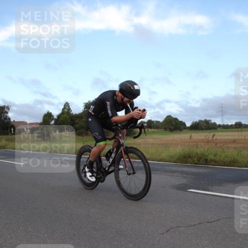 25.08.2024 - Elbe Triathlon Hamburg Fuchs,  Jonas http://msf.ph/oto/6826231 25.08.2024 08:43:12 Radfahren 35, 94, 64, 86, 33 meine-sportfotos.de