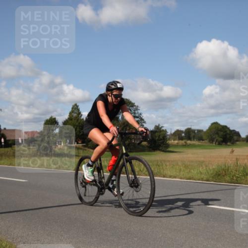 25.08.2024 - Elbe Triathlon Hamburg Fuchs,  Jonas http://msf.ph/oto/6826257 25.08.2024 11:06:39 Radfahren 1673, 1681, 1700, 1551 meine-sportfotos.de