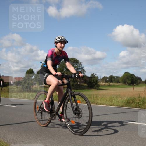 25.08.2024 - Elbe Triathlon Hamburg Fuchs,  Jonas http://msf.ph/oto/6826274 25.08.2024 11:06:29 Radfahren 1634, 1555, 1849, 1616, 1673 meine-sportfotos.de