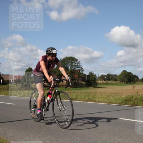 25.08.2024 - Elbe Triathlon Hamburg Fuchs,  Jonas http://msf.ph/oto/6826277 25.08.2024 11:06:15 Radfahren 1665, 1657, 1666 meine-sportfotos.de