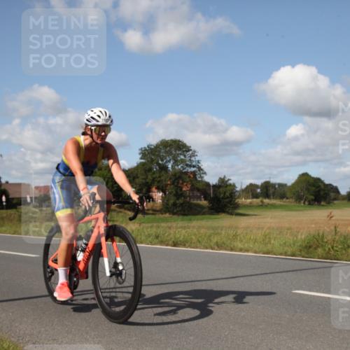 25.08.2024 - Elbe Triathlon Hamburg Fuchs,  Jonas http://msf.ph/oto/6826282 25.08.2024 11:06:13 Radfahren 1665, 1657, 1666 meine-sportfotos.de