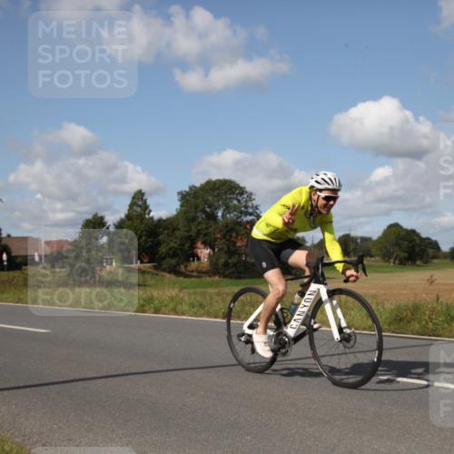 25.08.2024 - Elbe Triathlon Hamburg Fuchs,  Jonas http://msf.ph/oto/6826327 25.08.2024 11:05:36 Radfahren 790, 1603, 1653, 1612, 704 meine-sportfotos.de