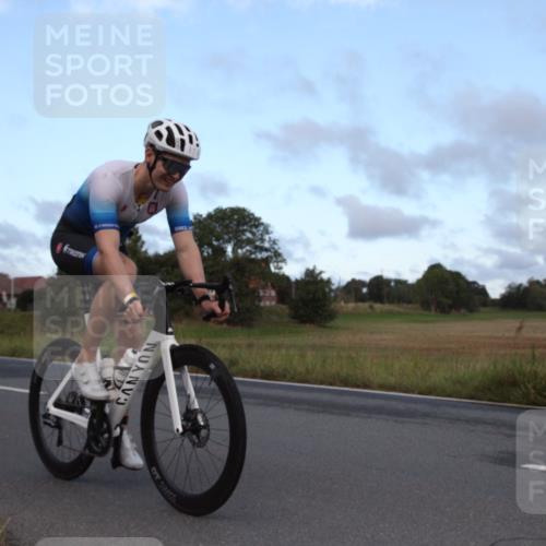 25.08.2024 - Elbe Triathlon Hamburg Fuchs,  Jonas http://msf.ph/oto/6826348 25.08.2024 08:47:03 Radfahren 67 meine-sportfotos.de