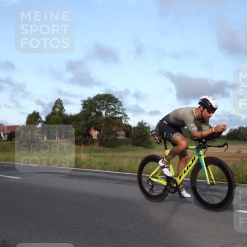 25.08.2024 - Elbe Triathlon Hamburg Fuchs,  Jonas http://msf.ph/oto/6826365 25.08.2024 08:48:24 Radfahren 101 meine-sportfotos.de