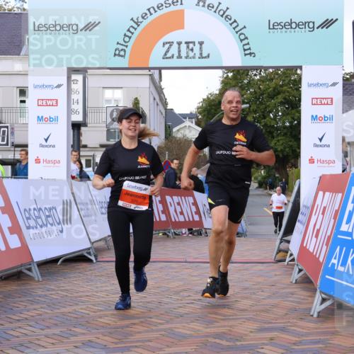 25.08.2024 - 20. Blankeneser Heldenlauf Strokosch-Dieckow http://msf.ph/oto/6826369 25.08.2024 09:54:23 Ziel 229, 230 meine-sportfotos.de