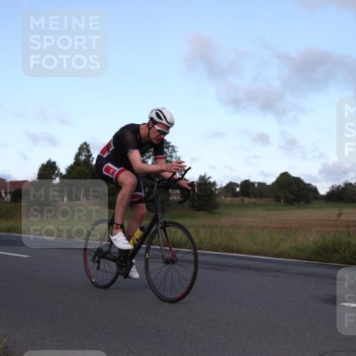 25.08.2024 - Elbe Triathlon Hamburg Fuchs,  Jonas http://msf.ph/oto/6826400 25.08.2024 08:50:56 Radfahren 68, 62, 164 meine-sportfotos.de