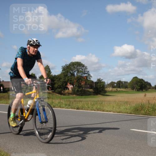 25.08.2024 - Elbe Triathlon Hamburg Fuchs,  Jonas http://msf.ph/oto/6826408 25.08.2024 11:04:14 Radfahren 1624, 1432, 1437, 1640 meine-sportfotos.de