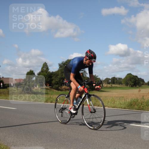 25.08.2024 - Elbe Triathlon Hamburg Fuchs,  Jonas http://msf.ph/oto/6826418 25.08.2024 11:04:05 Radfahren 1697, 1414, 1624 meine-sportfotos.de