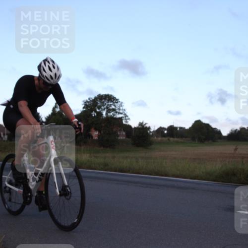 25.08.2024 - Elbe Triathlon Hamburg Fuchs,  Jonas http://msf.ph/oto/6826437 25.08.2024 08:53:07 Radfahren 110, 153, 117, 139 meine-sportfotos.de