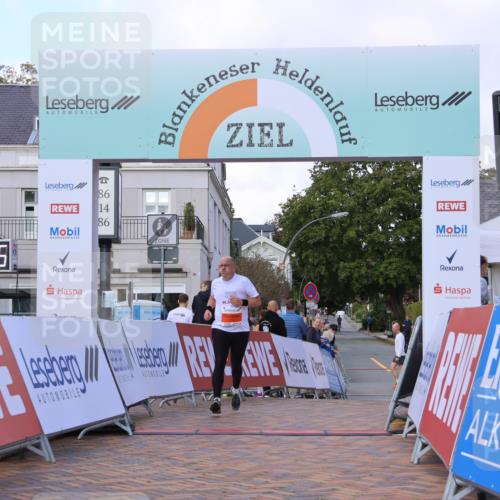 25.08.2024 - 20. Blankeneser Heldenlauf Strokosch-Dieckow http://msf.ph/oto/6826457 25.08.2024 09:54:29 Ziel 116, 229, 230 meine-sportfotos.de