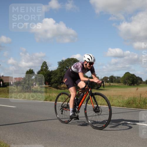 25.08.2024 - Elbe Triathlon Hamburg Fuchs,  Jonas http://msf.ph/oto/6826478 25.08.2024 11:03:16 Radfahren 1442, 1654, 1531, 1408, 1652 meine-sportfotos.de