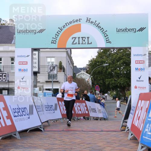 25.08.2024 - 20. Blankeneser Heldenlauf Strokosch-Dieckow http://msf.ph/oto/6826512 25.08.2024 09:54:29 Ziel 116, 229, 230 meine-sportfotos.de