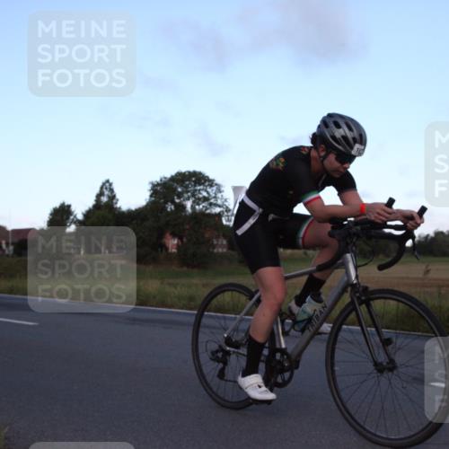 25.08.2024 - Elbe Triathlon Hamburg Fuchs,  Jonas http://msf.ph/oto/6826525 25.08.2024 08:54:28 Radfahren 92, 182, 81, 89 meine-sportfotos.de