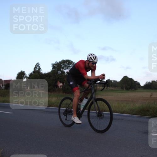 25.08.2024 - Elbe Triathlon Hamburg Fuchs,  Jonas http://msf.ph/oto/6826529 25.08.2024 08:54:30 Radfahren 92, 182, 81, 89 meine-sportfotos.de