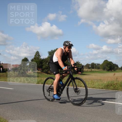 25.08.2024 - Elbe Triathlon Hamburg Fuchs,  Jonas http://msf.ph/oto/6826554 25.08.2024 11:02:21 Radfahren 1613, 1420 meine-sportfotos.de