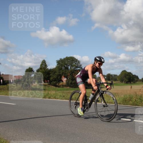 25.08.2024 - Elbe Triathlon Hamburg Fuchs,  Jonas http://msf.ph/oto/6826558 25.08.2024 11:02:18 Radfahren 1717, 1613, 1420 meine-sportfotos.de