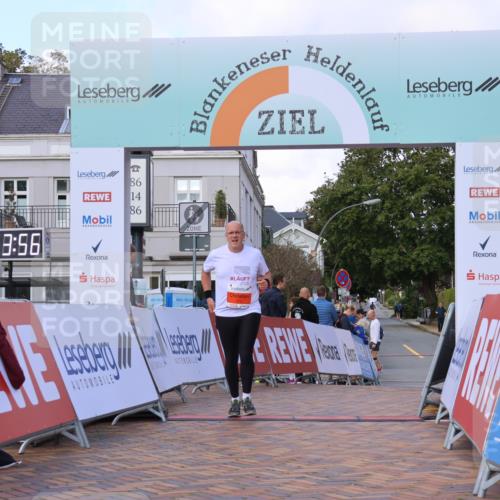 25.08.2024 - 20. Blankeneser Heldenlauf Strokosch-Dieckow http://msf.ph/oto/6826568 25.08.2024 09:54:30 Ziel 116, 229, 230 meine-sportfotos.de