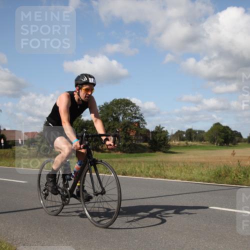 25.08.2024 - Elbe Triathlon Hamburg Fuchs,  Jonas http://msf.ph/oto/6826603 25.08.2024 11:01:42 Radfahren 1663, 779, 674, 1637 meine-sportfotos.de