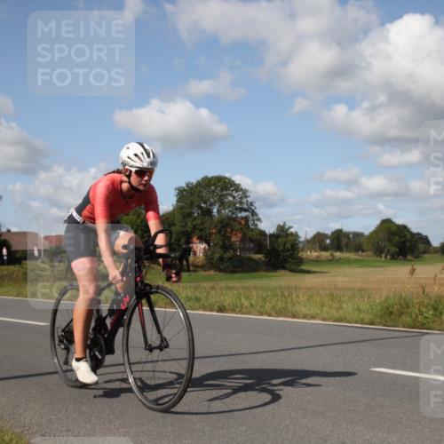 25.08.2024 - Elbe Triathlon Hamburg Fuchs,  Jonas http://msf.ph/oto/6826607 25.08.2024 11:01:41 Radfahren 1663, 779, 674 meine-sportfotos.de