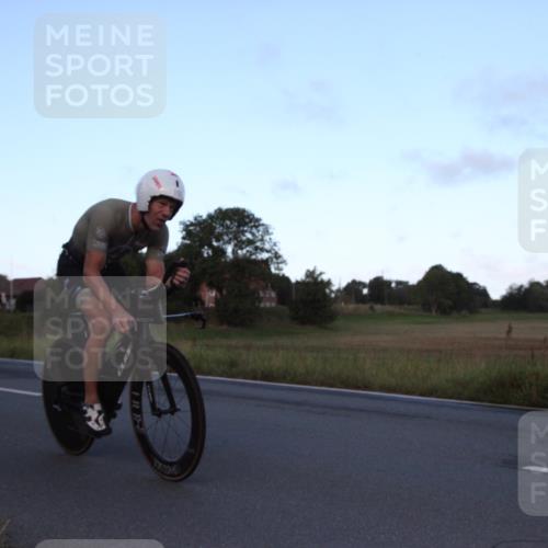 25.08.2024 - Elbe Triathlon Hamburg Fuchs,  Jonas http://msf.ph/oto/6826608 25.08.2024 08:55:48 Radfahren 76, 105, 124 meine-sportfotos.de