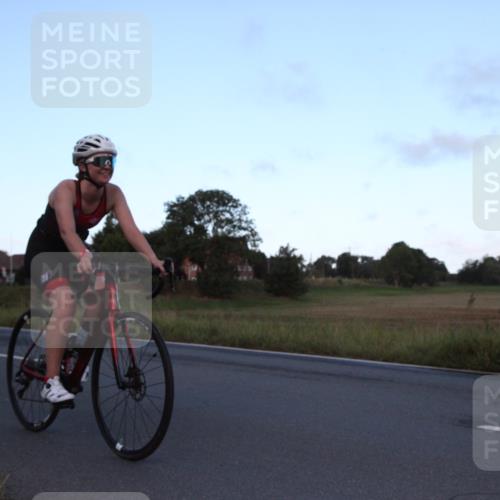 25.08.2024 - Elbe Triathlon Hamburg Fuchs,  Jonas http://msf.ph/oto/6826613 25.08.2024 08:55:55 Radfahren 124 meine-sportfotos.de