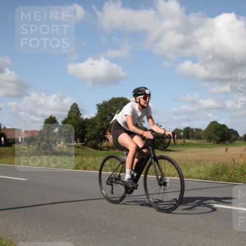 25.08.2024 - Elbe Triathlon Hamburg Fuchs,  Jonas http://msf.ph/oto/6826638 25.08.2024 11:01:25 Radfahren 1582, 1452, 1455, 1694, 1448, 1534, 1467 meine-sportfotos.de