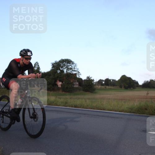 25.08.2024 - Elbe Triathlon Hamburg Fuchs,  Jonas http://msf.ph/oto/6826639 25.08.2024 08:56:40 Radfahren 64, 131, 35, 154 meine-sportfotos.de