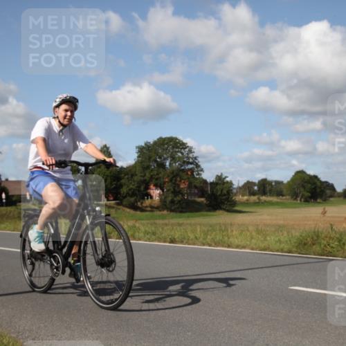 25.08.2024 - Elbe Triathlon Hamburg Fuchs,  Jonas http://msf.ph/oto/6826653 25.08.2024 11:01:18 Radfahren 1540, 1687, 1582, 1452, 1455, 1694 meine-sportfotos.de