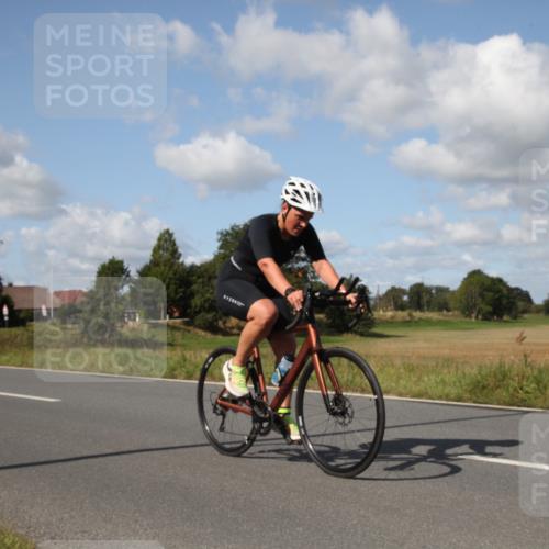 25.08.2024 - Elbe Triathlon Hamburg Fuchs,  Jonas http://msf.ph/oto/6826655 25.08.2024 11:01:16 Radfahren 1540, 1687, 1582 meine-sportfotos.de
