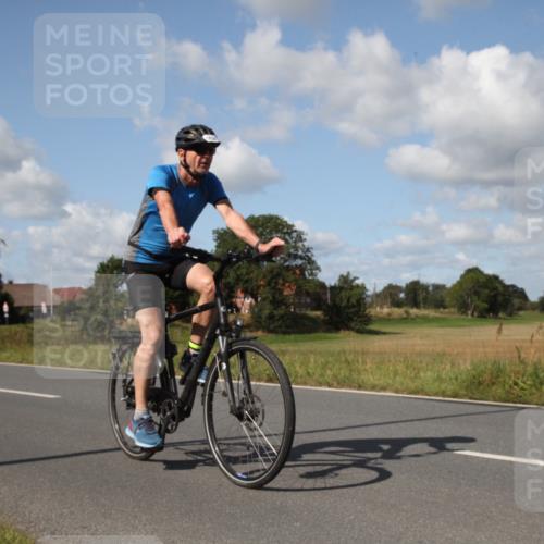 25.08.2024 - Elbe Triathlon Hamburg Fuchs,  Jonas http://msf.ph/oto/6826685 25.08.2024 11:00:59 Radfahren 1692, 1458, 1471, 1720, 1494, 1710 meine-sportfotos.de