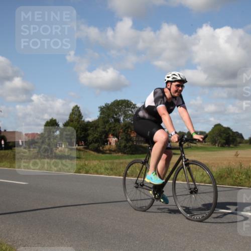 25.08.2024 - Elbe Triathlon Hamburg Fuchs,  Jonas http://msf.ph/oto/6826700 25.08.2024 11:00:44 Radfahren 750, 1610, 1463 meine-sportfotos.de