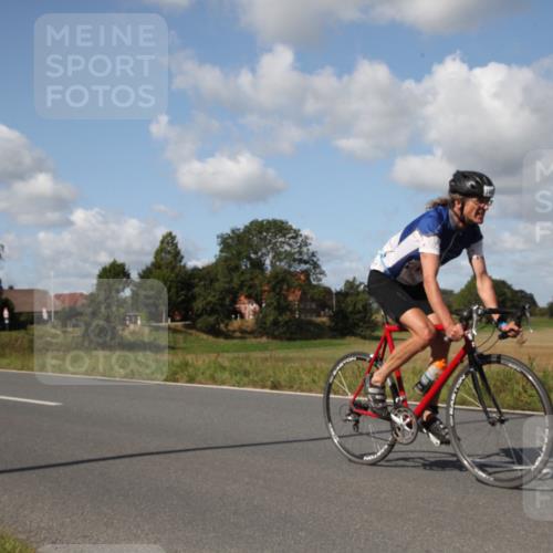 25.08.2024 - Elbe Triathlon Hamburg Fuchs,  Jonas http://msf.ph/oto/6826704 25.08.2024 11:00:37 Radfahren 1460, 750 meine-sportfotos.de