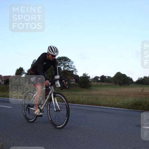 25.08.2024 - Elbe Triathlon Hamburg Fuchs,  Jonas http://msf.ph/oto/6826721 25.08.2024 08:57:57 Radfahren 136, 125, 146, 83 meine-sportfotos.de