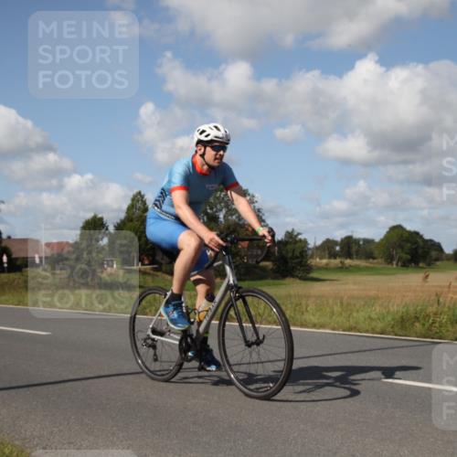 25.08.2024 - Elbe Triathlon Hamburg Fuchs,  Jonas http://msf.ph/oto/6826727 25.08.2024 11:00:07 Radfahren 1719, 690, 1630, 1511 meine-sportfotos.de