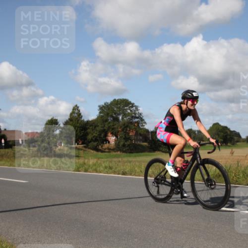25.08.2024 - Elbe Triathlon Hamburg Fuchs,  Jonas http://msf.ph/oto/6826751 25.08.2024 10:59:46 Radfahren 1658, 765, 1689 meine-sportfotos.de