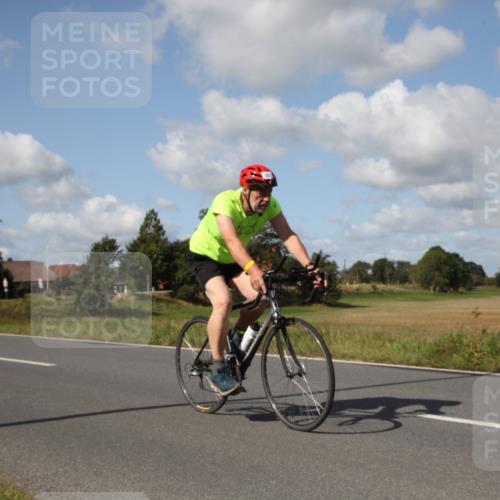 25.08.2024 - Elbe Triathlon Hamburg Fuchs,  Jonas http://msf.ph/oto/6826772 25.08.2024 10:59:23 Radfahren 1438, 455, 1403, 1598 meine-sportfotos.de