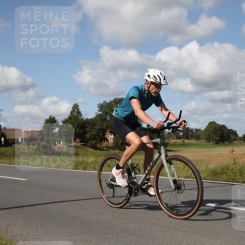25.08.2024 - Elbe Triathlon Hamburg Fuchs,  Jonas http://msf.ph/oto/6826774 25.08.2024 10:59:19 Radfahren 1438, 455, 1403 meine-sportfotos.de