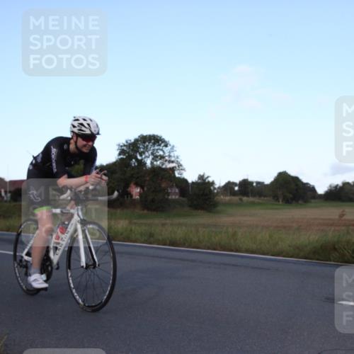 25.08.2024 - Elbe Triathlon Hamburg Fuchs,  Jonas http://msf.ph/oto/6826778 25.08.2024 08:59:28 Radfahren 47, 144, 170 meine-sportfotos.de