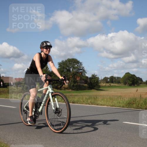 25.08.2024 - Elbe Triathlon Hamburg Fuchs,  Jonas http://msf.ph/oto/6826803 25.08.2024 10:58:19 Radfahren 1672, 676, 1503 meine-sportfotos.de