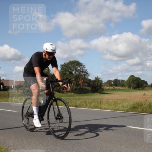 25.08.2024 - Elbe Triathlon Hamburg Fuchs,  Jonas http://msf.ph/oto/6826808 25.08.2024 10:58:15 Radfahren 1593, 1672, 676, 1503 meine-sportfotos.de