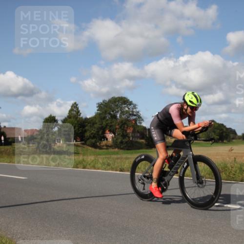 25.08.2024 - Elbe Triathlon Hamburg Fuchs,  Jonas http://msf.ph/oto/6826810 25.08.2024 10:58:14 Radfahren 1593, 1672, 676, 1503 meine-sportfotos.de