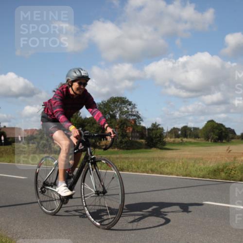 25.08.2024 - Elbe Triathlon Hamburg Fuchs,  Jonas http://msf.ph/oto/6826815 25.08.2024 10:58:10 Radfahren 1593, 1672, 676 meine-sportfotos.de