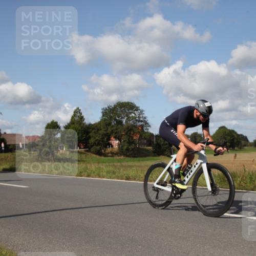 25.08.2024 - Elbe Triathlon Hamburg Fuchs,  Jonas http://msf.ph/oto/6826855 25.08.2024 10:57:36 Radfahren 1459, 1418, 1415, 565, 1575, 1430, 1583, 1445, 794 meine-sportfotos.de