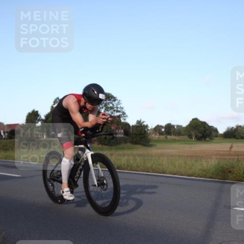 25.08.2024 - Elbe Triathlon Hamburg Fuchs,  Jonas http://msf.ph/oto/6826896 25.08.2024 09:03:37 Radfahren 68, 78, 156 meine-sportfotos.de